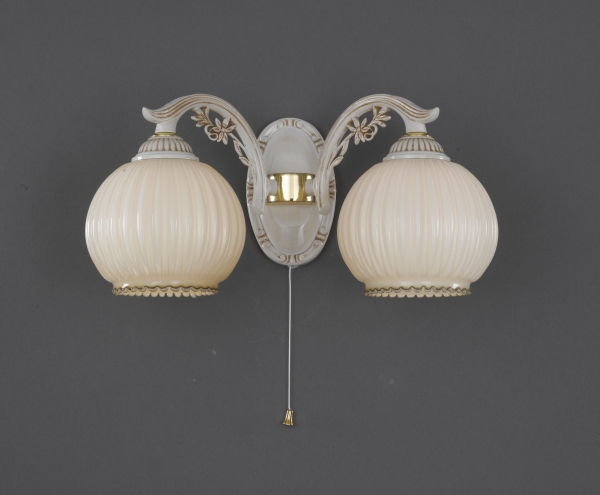 2 Lights wall light with blown ivory glass