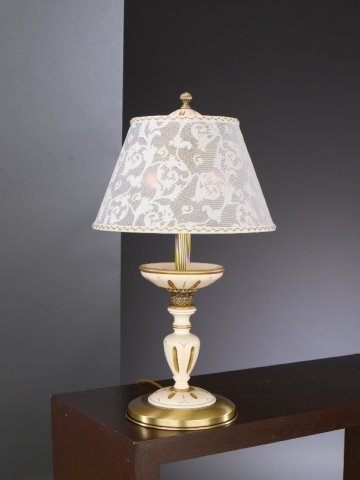 Lampada da tavolo in ottone e legno con paralume. P.7036 G