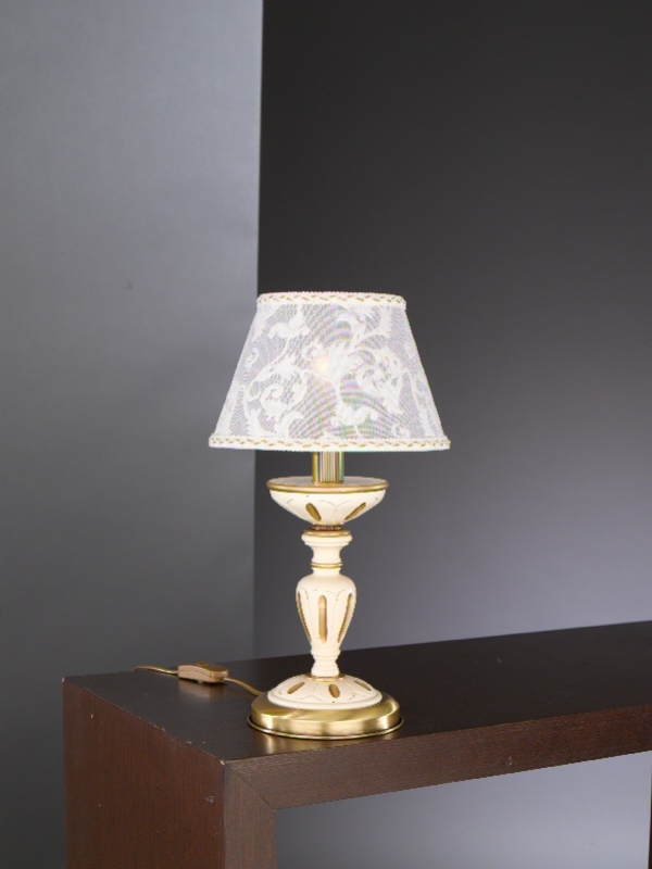Lampada da comodino in ottone e legno  con paralume P.7036 P