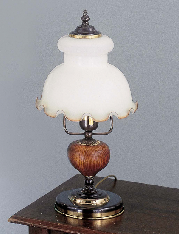Lampada da comodino in stile classico. Modello P.2256