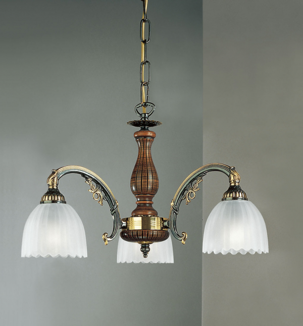 Lampadario classico in stile classico, vetro satinato. L.3950/3