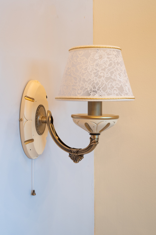 Classic brass wall lamp, lampshade in Ricamo fabric. A.7040/1