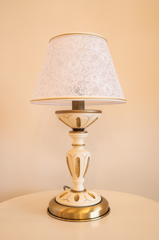 Classic bedside lamp in brass, lampshade in Ricamo fabric. P.7040 P