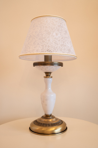 Classic bedside lamp in brass, lampshade in Ricamo fabric. P.8290 P