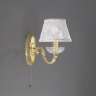 Wandlampe aus  Messing mit Lampenschirm. A.4330/1. Der auf dem Produktfoto abgebildete Lampenschirmstoff ist nicht mehr verfügbar. Die Lampenschirme werden wie auf dem zweiten Foto mit dem neuen Stoff versendet.